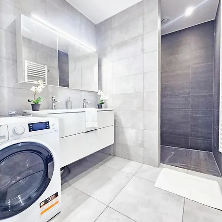 Convenience&comfort 1br Flat With Terrace&free Parking アパート *